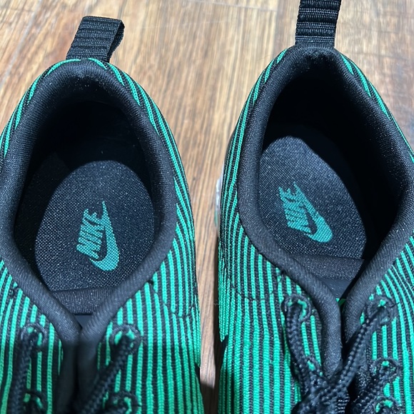 Nike Air Max Thea Kjcrd print green & black- like new - Picture 5 of 8